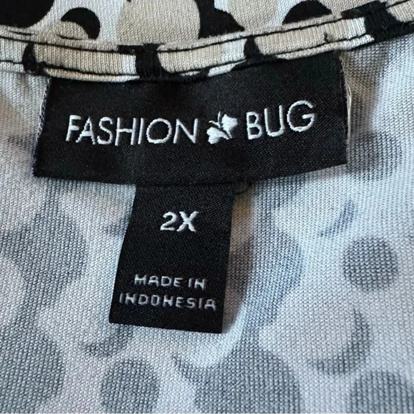 Fashion Bug 2X Shirt Top Brown Geometric Short Sleeve V Neck Stretch Casual - Picture 5 of 7